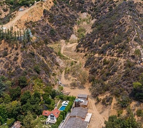 5th image of 1516 Stone Canyon Rd