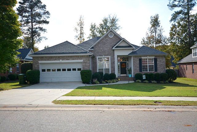 1st image of 213 Bainbridge Dr