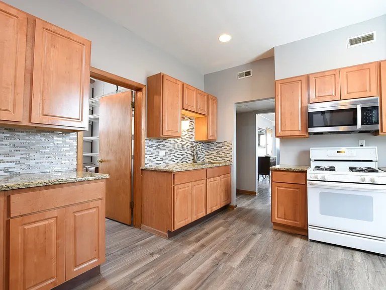 3336 S Parnell Ave #3 — Photo 7