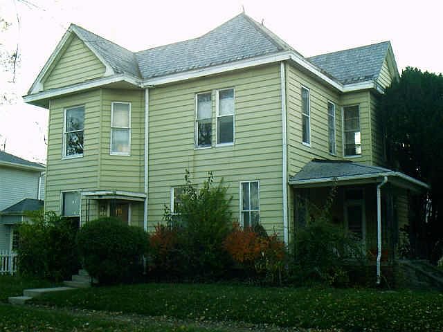 1st image of 1095 E Cherry St