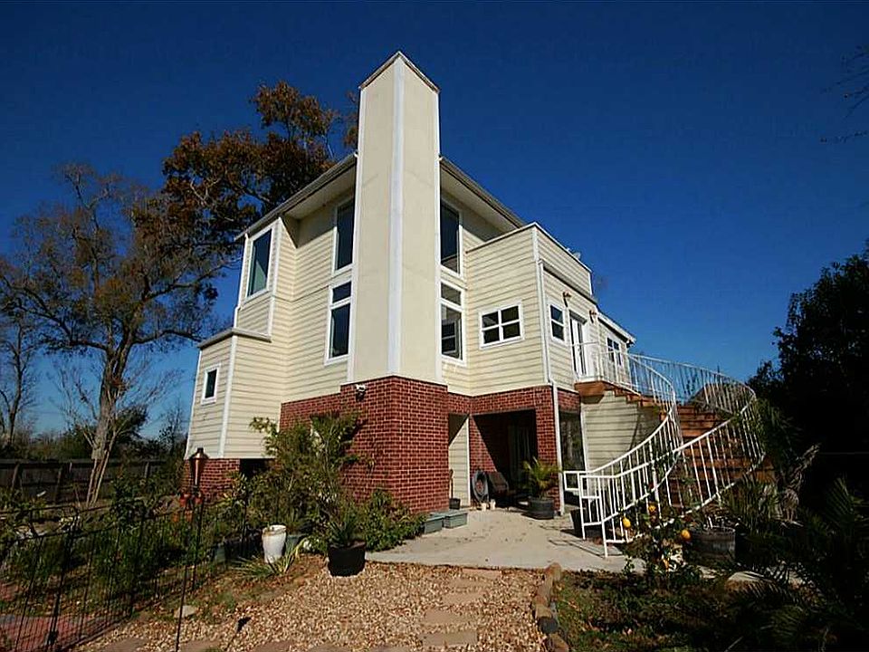 1st image of 570 Surf Oaks Dr