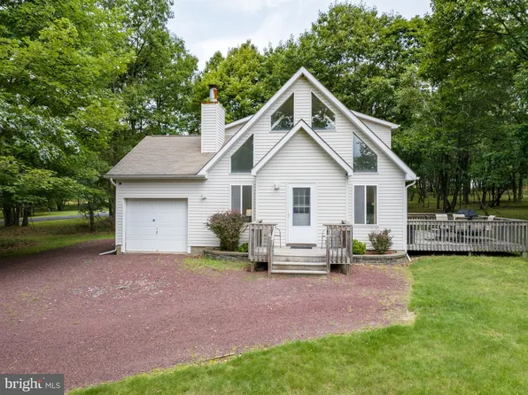 257 Valley View Dr, Albrightsville, PA 18210