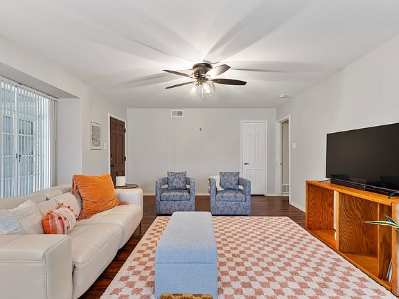 4th image of 10025 Olmos Dr #10025
