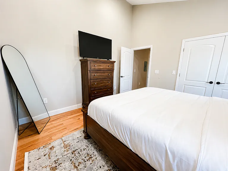1716 E 2nd St #2 — Photo 10