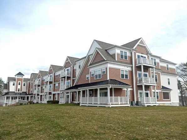 57 Long Point Rd #208, Lakeville, MA 02347