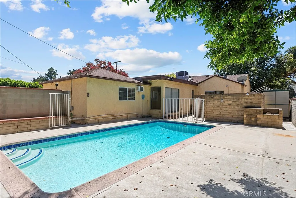 3 bed, 1866 sqft, $4,400 — Photo 1