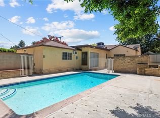 17501 Victory Blvd, Van Nuys, CA 91406