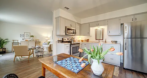 5609 Woodrow Ave #203 Photo 1