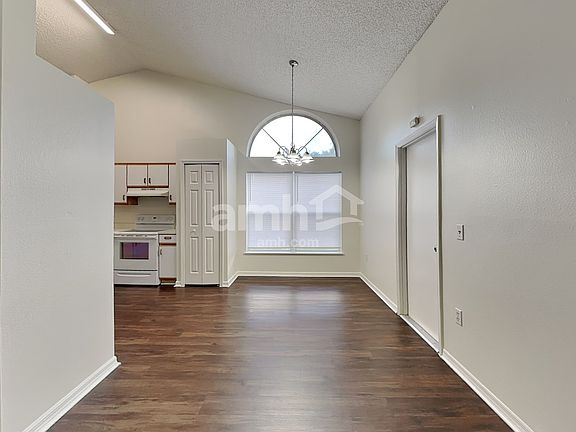 5th image of 555 Whiskey Creek Ct