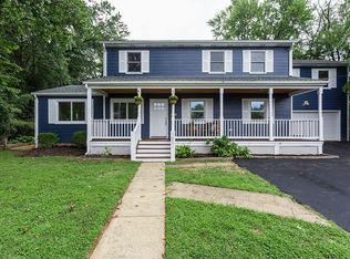 1851 Lusby Pl, Falls Church, VA 22043