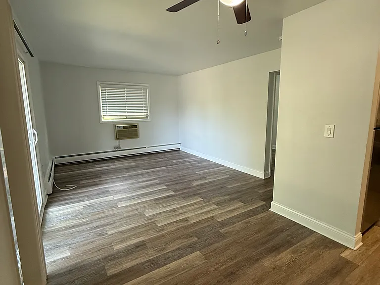 1080 N Wheeling Rd #301 — Photo 4