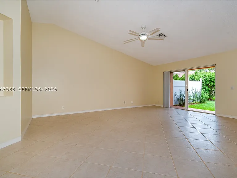 4152 Pine Ridge Ln #0 — Photo 3
