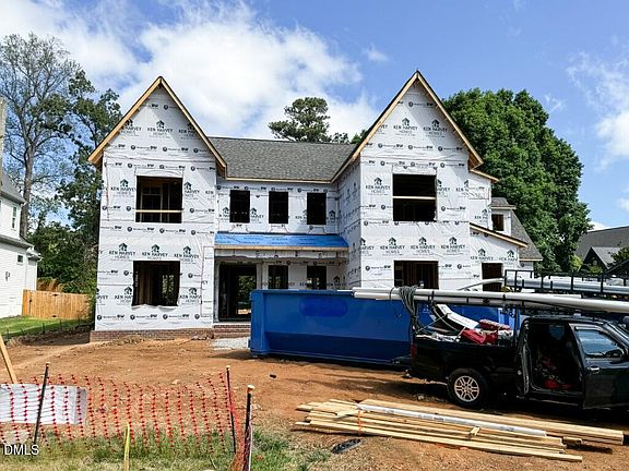 2nd image of 221 Dublin Rd