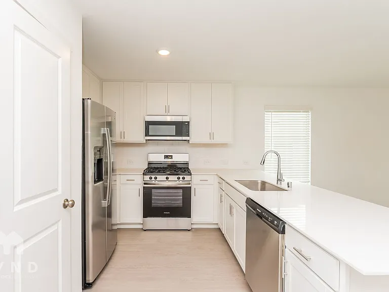 10112 Dalgreen Cir — Photo 11