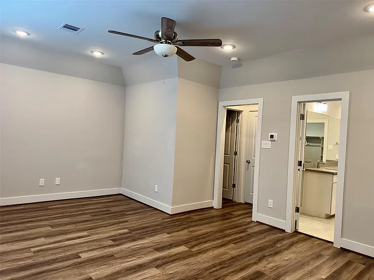 1282 N Post Oak Rd #A — Photo 26