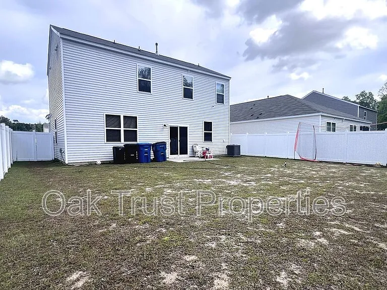 147 Cloverleaf St — Photo 25