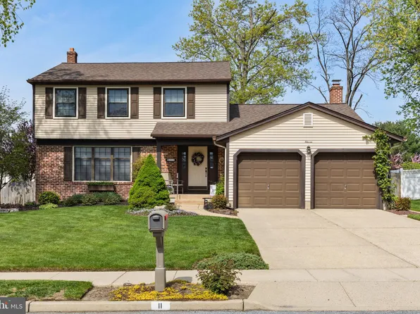 11 Tinsmith Ln, Marlton, NJ 08053