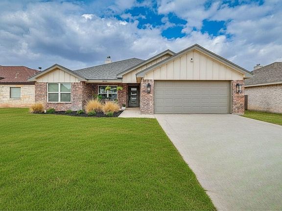3rd image of 4030 Caroline Ln