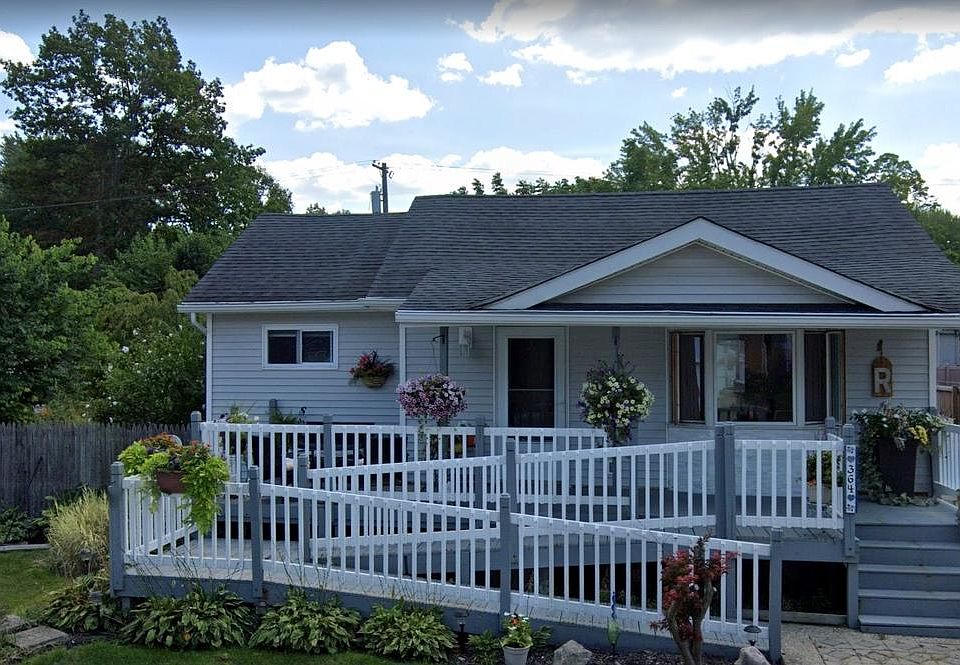 1st image of 364 Hickory Dr