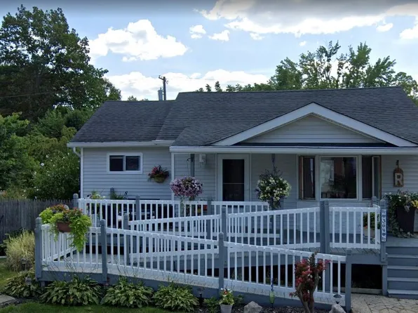 364 Hickory Dr, Troy, MI 48083