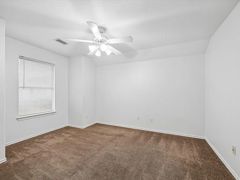 5606 Cozy Terrace Ln — Photo 12