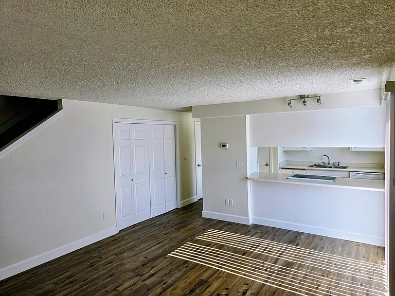 747 Spring St — Photo 14