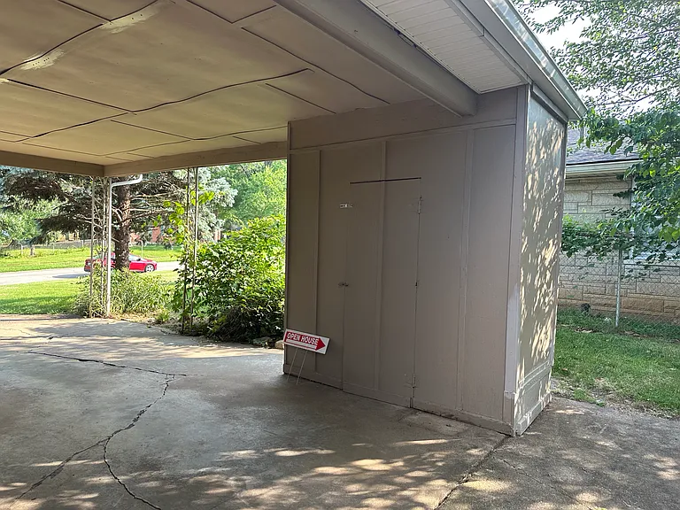 3806 Klondike Ln — Photo 34