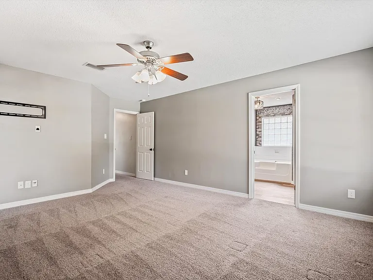 3709 Seleste Dr — Photo 10