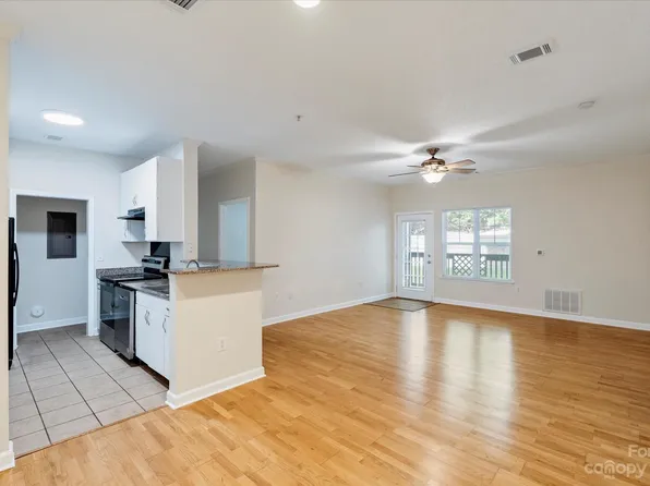 2000 Olde Eastwood Village Blvd Unit C101, Asheville, NC 28803