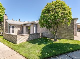 48361 Seawind Ct, Shelby Township, MI 48315