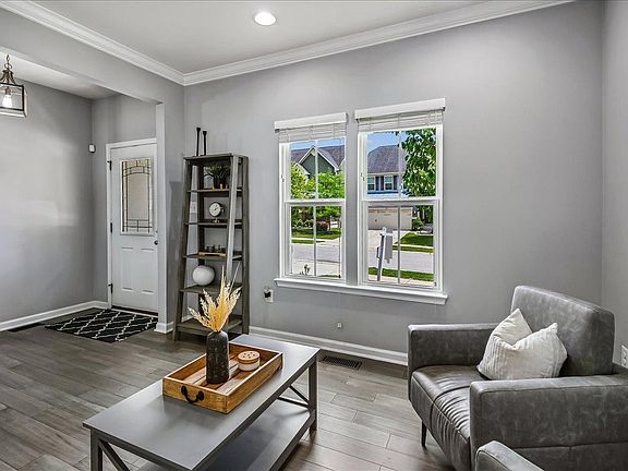 4th image of 8124 Meadowgate Cir