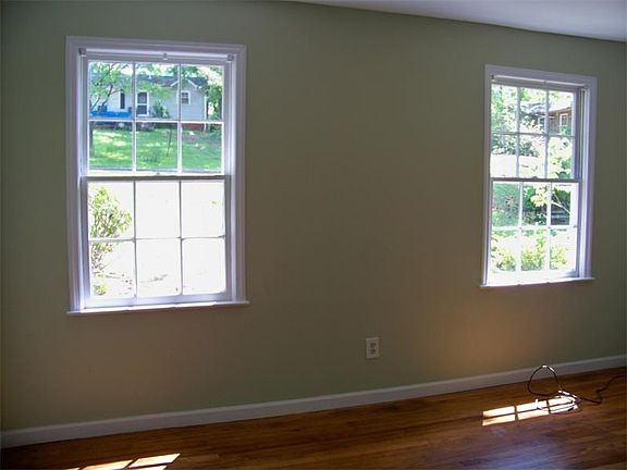 4th image of 5856 Poplar St