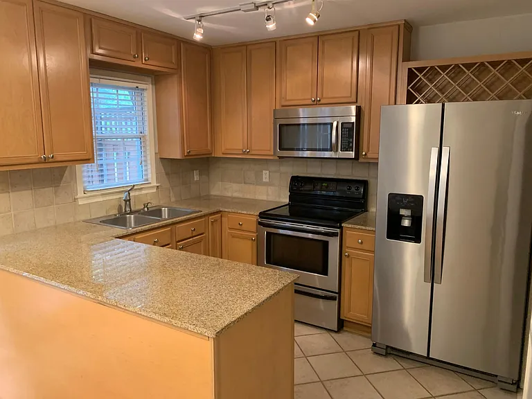 1101 Collier Rd NW #E6 — Photo 4