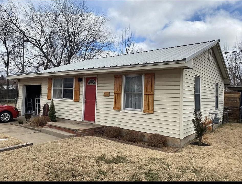 1st image of 603 N Stewart Ave