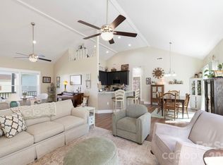 143 Beechnut Dr, Hendersonville, NC 28739