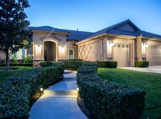 2809 N Oak Grove St, Visalia, CA