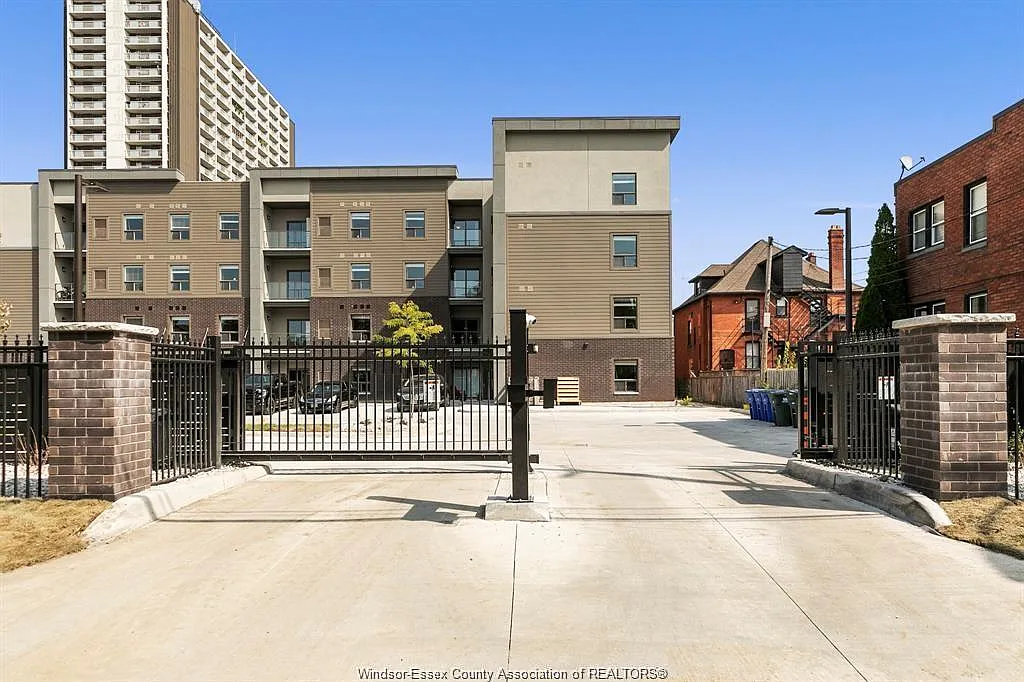 1 bed, 1.0 bath, 770 sqft, $1,745 — Photo 3