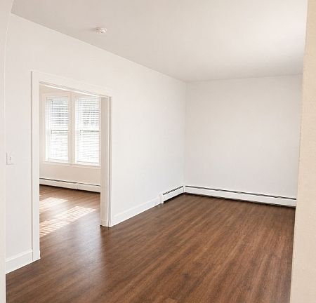 4th image of 264 Pomona Ave