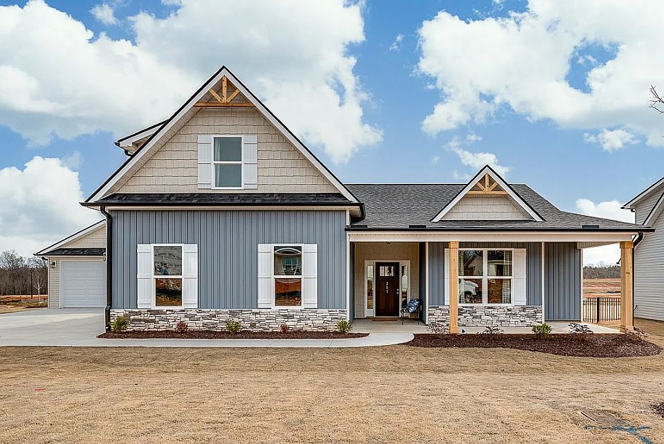 1st image of 201 Legacy Ln