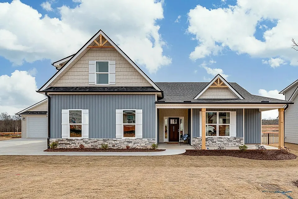 201 Legacy Ln