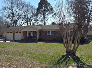 1218 Meadowood Ln, Shelby, NC 28150