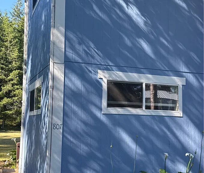 807 SE East Slope Rd #1 — Photo 1