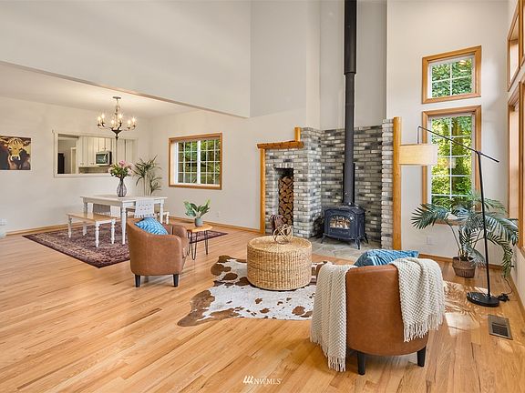 Living room/dining room