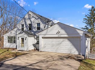 362 1/2 River Bluff Rd, Elgin, IL
