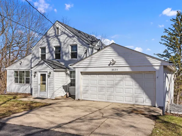 362 1/2 River Bluff Rd, Elgin, IL 60120