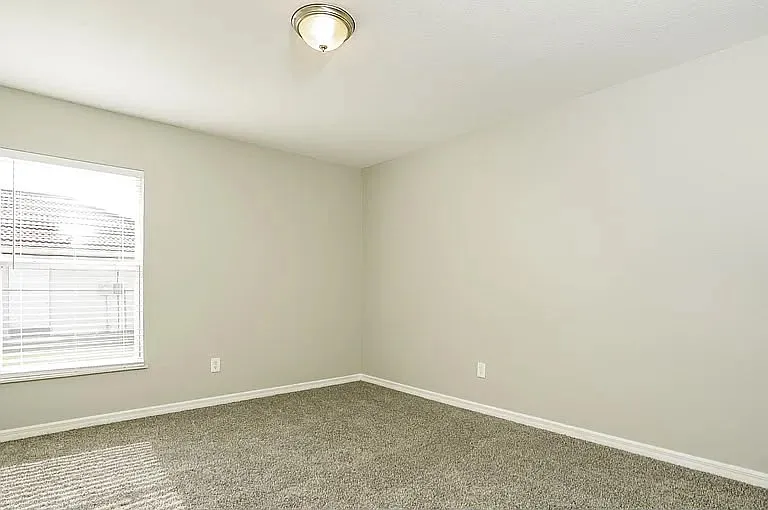 2573 SW 155th Ln — Photo 7
