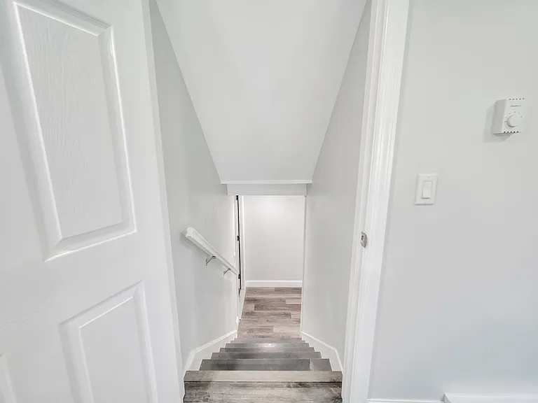 615 Macdonald Ave #B — Photo 7