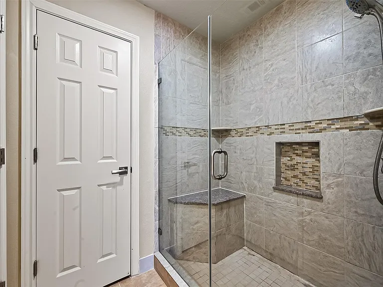 1522 Brook Grove Dr — Photo 36