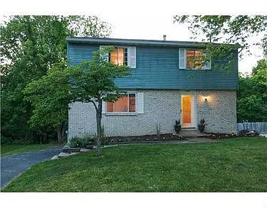 1840 Wallace Rd photo 1