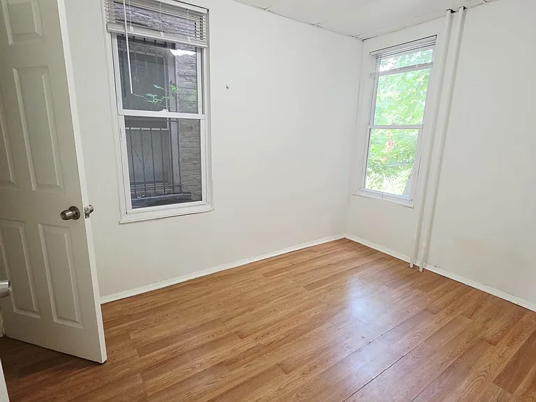 133 Boyd Ave #1C — Photo 8